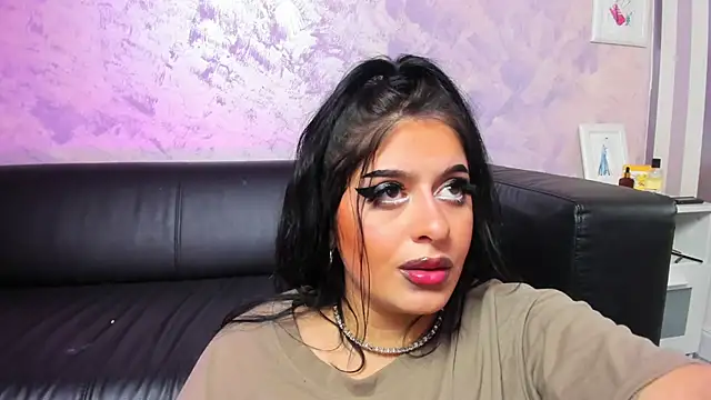 Snapshot of divineariax chatting on January 21, 2025, 9:46 am divineariax online show from January 21, 2025, 9:46 am