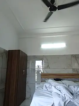 13lusty online show from March 22, 2025, 5:06 am