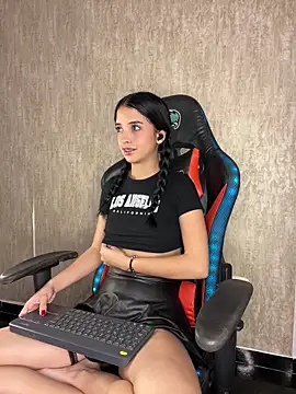 Snapshot of StefanyRousse chatting on November 14, 2025, 12:09 pm StefanyRousse online show from November 14, 2025, 12:09 pm