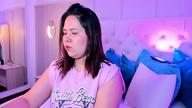 zoes milee online show from September 10, 2025, 11:20 am