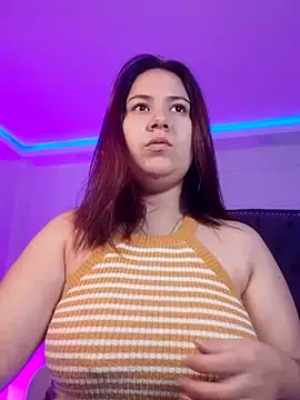 zoes milee online show from October 6, 2025, 11:33 am