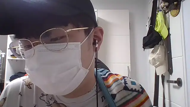 chaycer online show from February 23, 2025, 2:57 pm