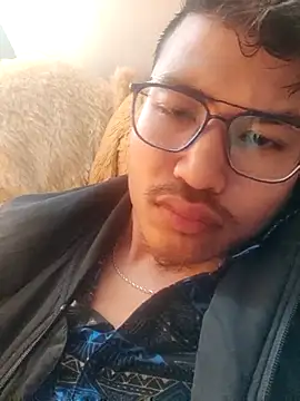 Snapshot of MysticalTylerAKXylo chatting on December 17, 2025, 2:27 am MysticalTylerAKXylo online show from December 17, 2025, 2:27 am