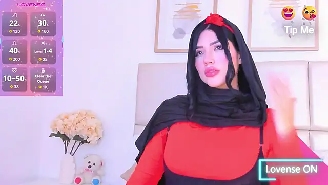 taylorsmiiith  online show from March 24, 2026, 7:25 pm