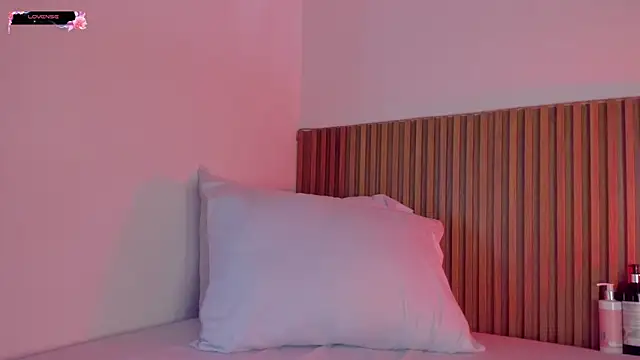 alliss ginger  online show from November 18, 2025, 7:50 pm