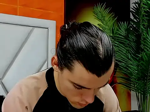 maxi styles online show from February 17, 2026, 12:35 pm