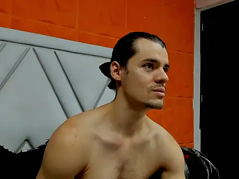 maxi styles online show from February 12, 2026, 12:49 pm