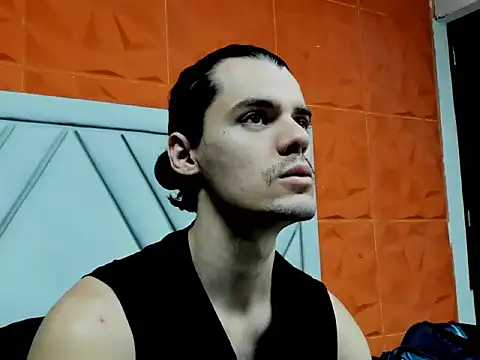 maxi styles online show from February 10, 2026, 11:53 am