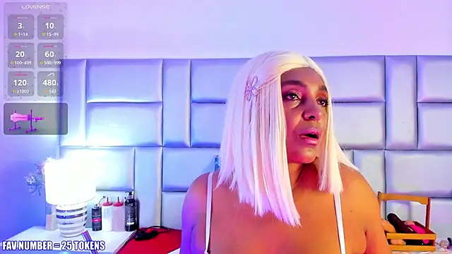 LovelyNickii online show from November 19, 2025, 1:00 pm