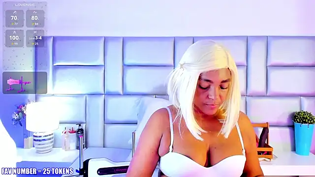 LovelyNickii online show from November 2, 2025, 12:54 pm