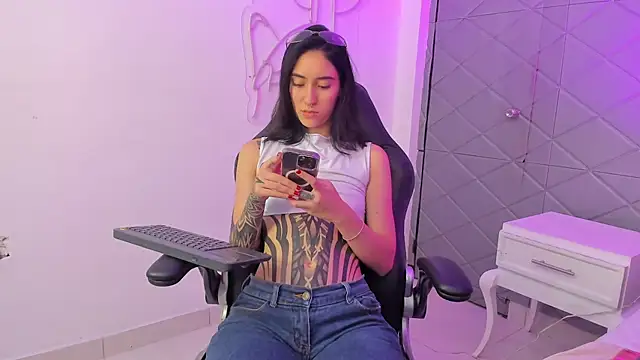 MeganPresleyy online show from May 18, 2026, 6:07 am