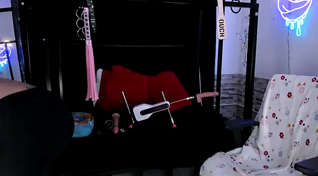 amyswallow7 online show from February 7, 2025, 9:04 pm