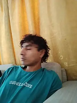 Snapshot of Saweetieyblacksnake chatting on June 20, 2026, 1:05 pm Saweetieyblacksnake online show from June 20, 2026, 1:05 pm