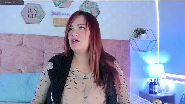 Elise-Leyton online show from March 17, 2025, 8:09 pm