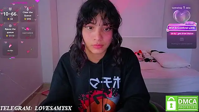 Lovelyamyy online show from April 10, 2026, 6:31 am