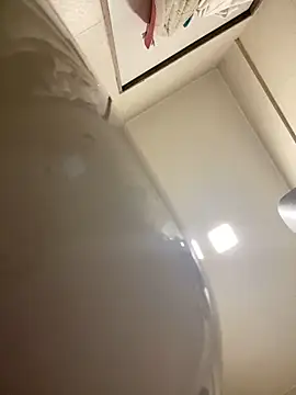 Snapshot of cute_modell chatting on October 6, 2025, 5:52 am cute modell online show from October 6, 2025, 5:52 am