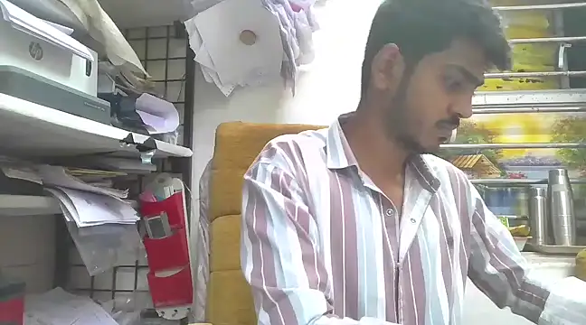 Snapshot of cute_modell chatting on March 8, 2025, 12:41 pm cute modell online show from March 8, 2025, 12:41 pm