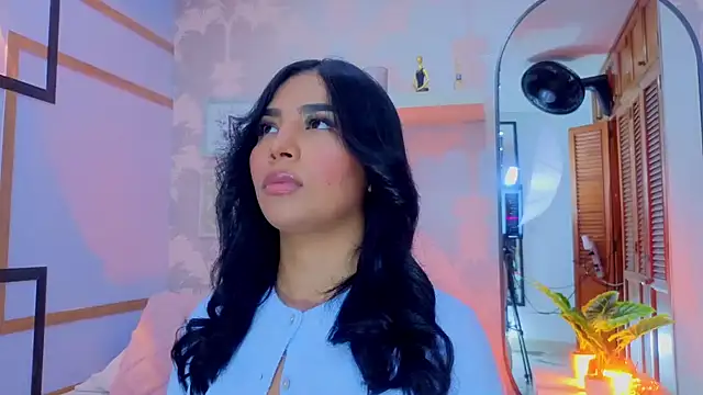 CharlotteGraay online show from April 9, 2026, 8:04 pm