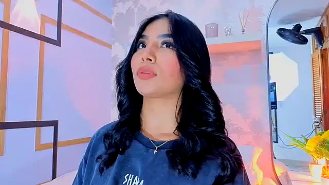 CharlotteGraay online show from February 13, 2026, 7:47 pm