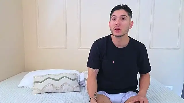 Snapshot of mr_danni chatting on October 27, 2025, 7:04 pm mr danni online show from October 27, 2025, 7:04 pm