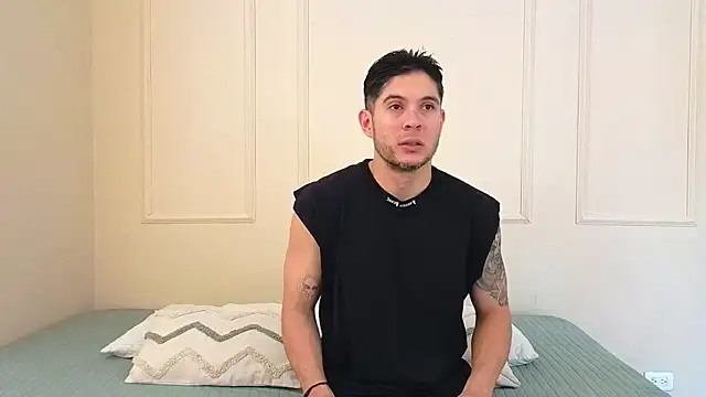 Snapshot of mr_danni chatting on November 6, 2025, 5:39 pm mr danni online show from November 6, 2025, 5:39 pm