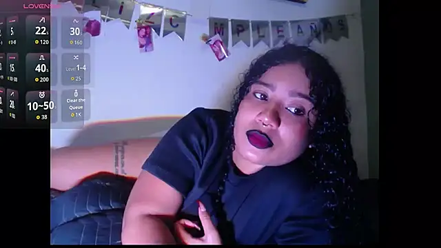 leslycarsson online show from October 6, 2025, 2:02 am