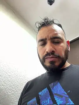 Snapshot of leonardohot1987 chatting on March 12, 2025, 11:22 pm leonardohot1987 online show from March 12, 2025, 11:22 pm