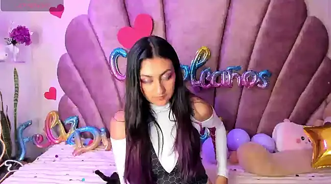 sweetfoxy 17 online show from February 25, 2025, 9:15 pm