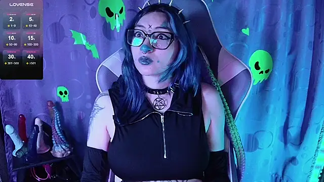 Kimlennox  online show from January 19, 2026, 1:48 pm