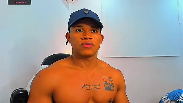 Snapshot of maxsteel177 chatting on March 14, 2025, 11:32 pm maxsteel177 online show from March 14, 2025, 11:32 pm