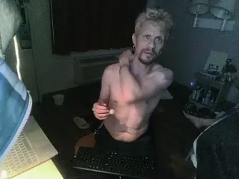 Snapshot of AQuickPhyx chatting on February 20, 2025, 1:40 pm AQuickPhyx online show from February 20, 2025, 1:40 pm