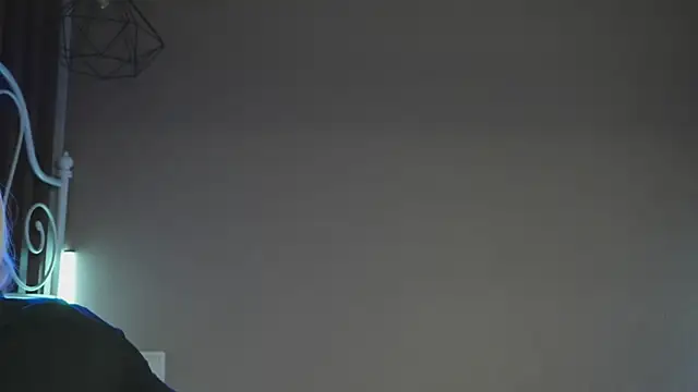 milasmiu online show from February 15, 2025, 6:12 pm