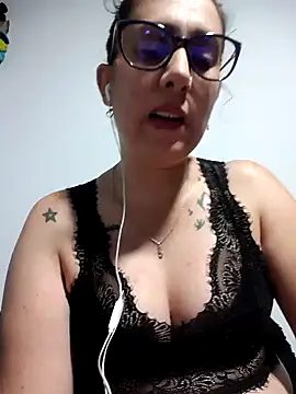 CHARLOTTE 1711 online show from November 4, 2025, 3:54 am