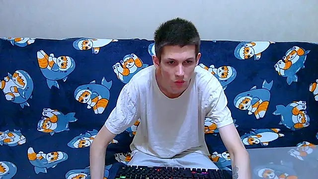 Snapshot of Lester_Broo chatting on May 19, 2026, 9:33 pm Lester Broo online show from May 19, 2026, 9:33 pm
