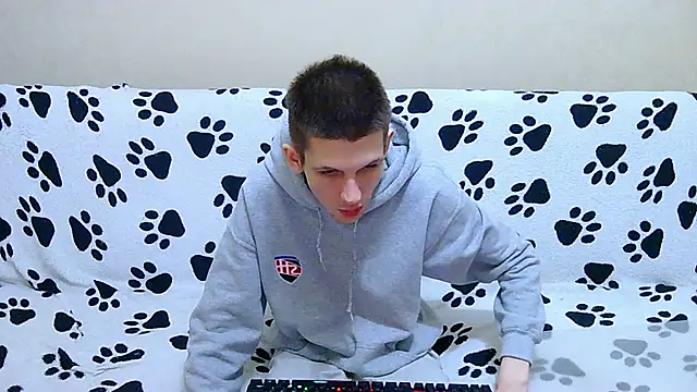 Snapshot of Lester_Broo chatting on May 1, 2026, 9:31 pm Lester Broo online show from May 1, 2026, 9:31 pm