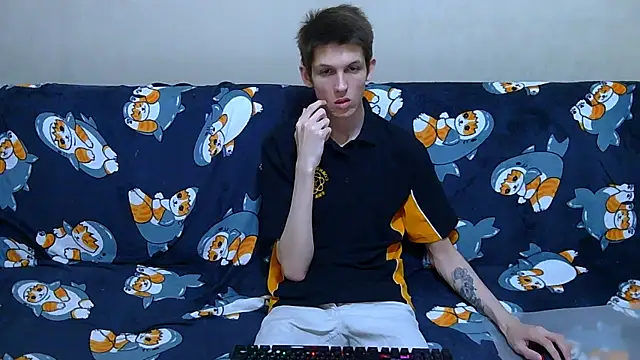 Snapshot of Lester_Broo chatting on June 21, 2026, 8:14 pm Lester Broo online show from June 21, 2026, 8:14 pm