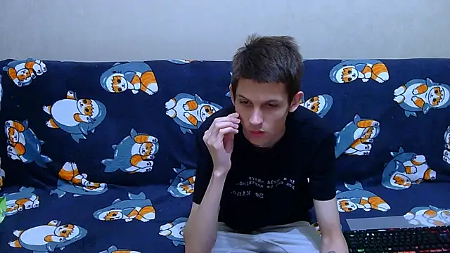Snapshot of Lester_Broo chatting on June 24, 2026, 10:07 pm Lester Broo online show from June 24, 2026, 10:07 pm