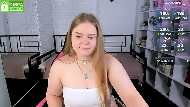 Snapshot of Erica__Alta chatting on March 15, 2025, 6:25 am Erica Alta online show from March 15, 2025, 6:25 am