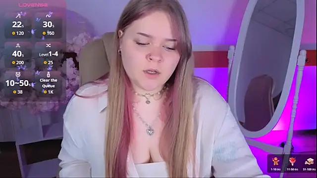 Snapshot of Erica__Alta chatting on November 10, 2025, 9:42 pm Erica Alta online show from November 10, 2025, 9:42 pm