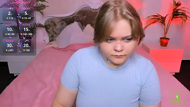 Snapshot of Erica__Alta chatting on September 9, 2025, 5:39 am Erica Alta online show from September 9, 2025, 5:39 am