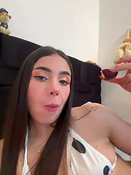 Snapshot of tamy_xoo chatting on March 16, 2025, 12:45 am tamy xoo online show from March 16, 2025, 12:45 am