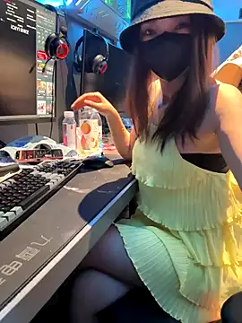 Snapshot of anan2025 chatting on November 19, 2025, 1:00 pm anan2025 online show from November 19, 2025, 1:00 pm