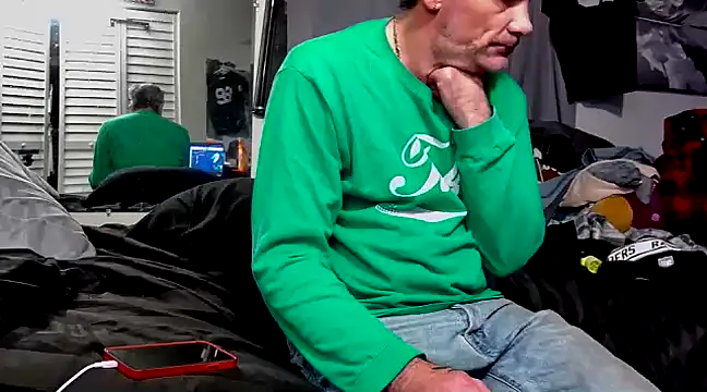 Snapshot of 1badfucka chatting on January 24, 2025, 4:05 am 1badfucka online show from January 24, 2025, 4:05 am