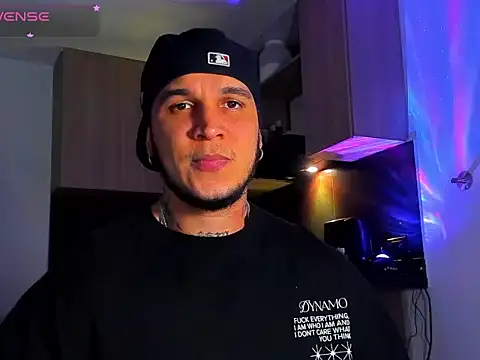 Snapshot of austinoficial chatting on April 29, 2026, 1:43 am austinoficial online show from April 29, 2026, 1:43 am