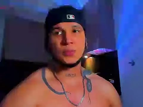 Snapshot of austinoficial chatting on May 7, 2026, 10:57 pm austinoficial online show from May 7, 2026, 10:57 pm