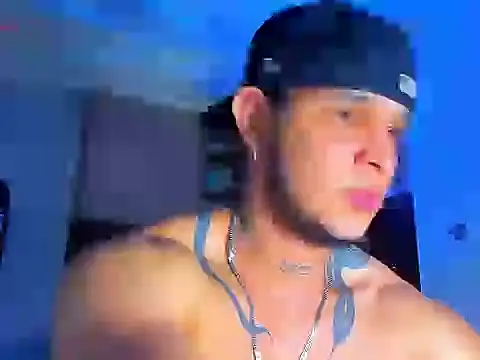 Snapshot of austinoficial chatting on May 6, 2026, 8:40 am austinoficial online show from May 6, 2026, 8:40 am