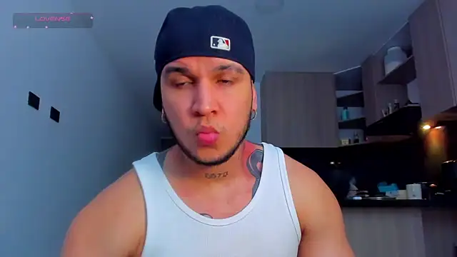 Snapshot of austinoficial chatting on May 27, 2026, 8:49 pm austinoficial online show from May 27, 2026, 8:49 pm