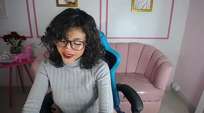 zoe ch  online show from March 17, 2025, 9:35 pm