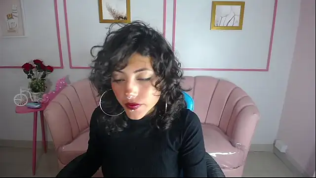 zoe ch  online show from March 18, 2025, 9:43 pm