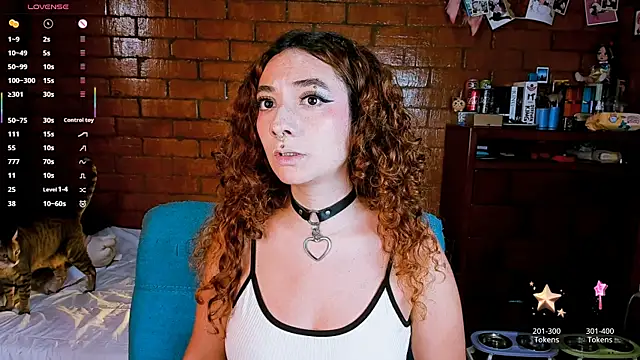 Annycolin  online show from April 14, 2026, 9:42 pm